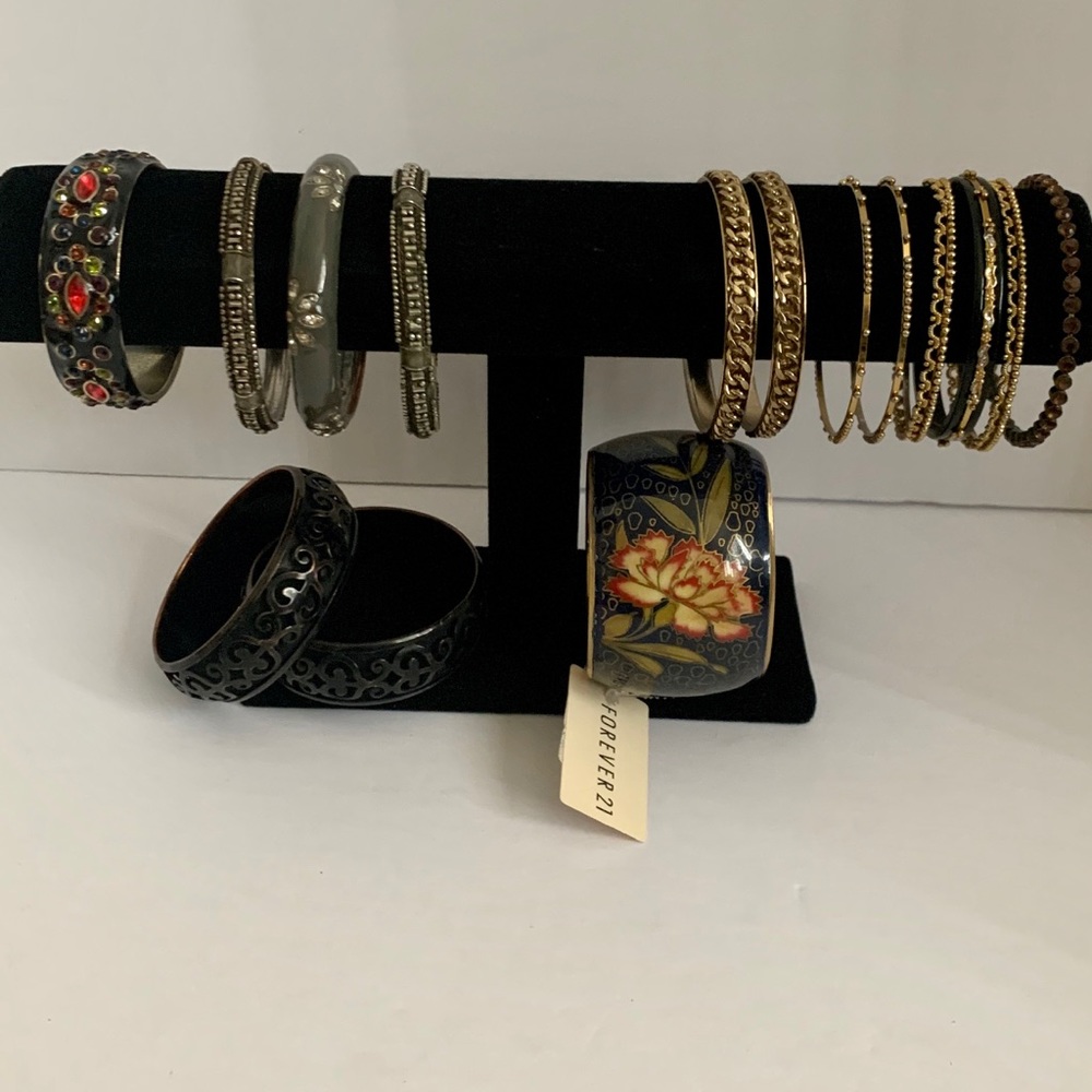 ❌SOLD❌Forever 21 Bangle Bracelets